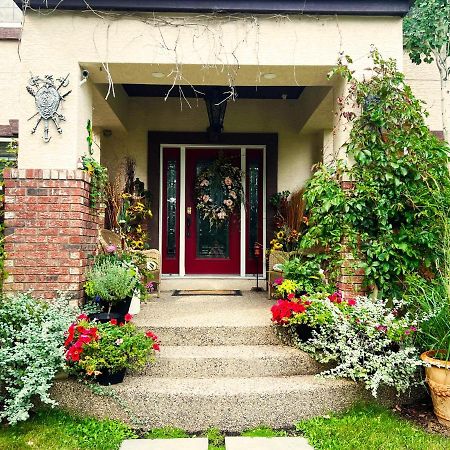 Wolf Creek Bed And Breakfast Ponoka 외부 사진