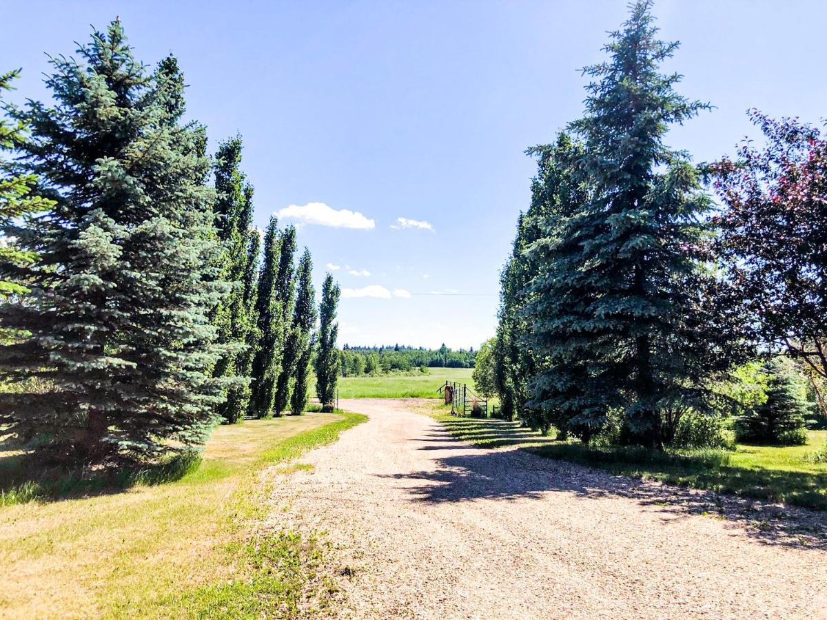 Wolf Creek Bed And Breakfast Ponoka 외부 사진