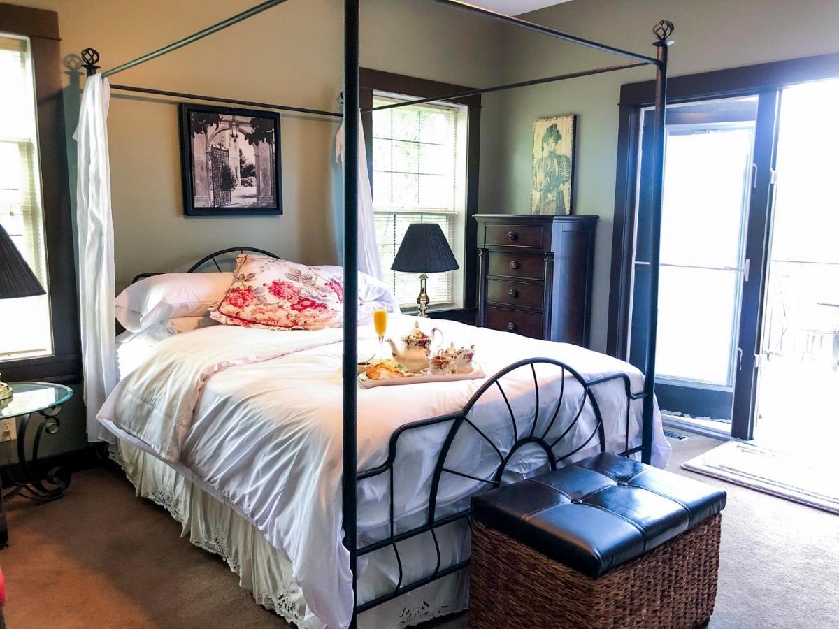 Wolf Creek Bed And Breakfast Ponoka 외부 사진