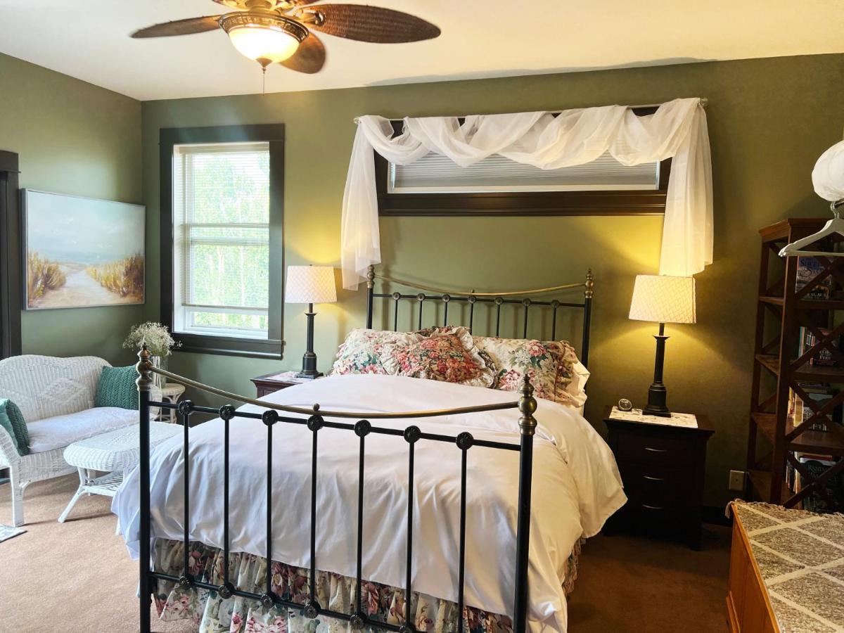 Wolf Creek Bed And Breakfast Ponoka 외부 사진